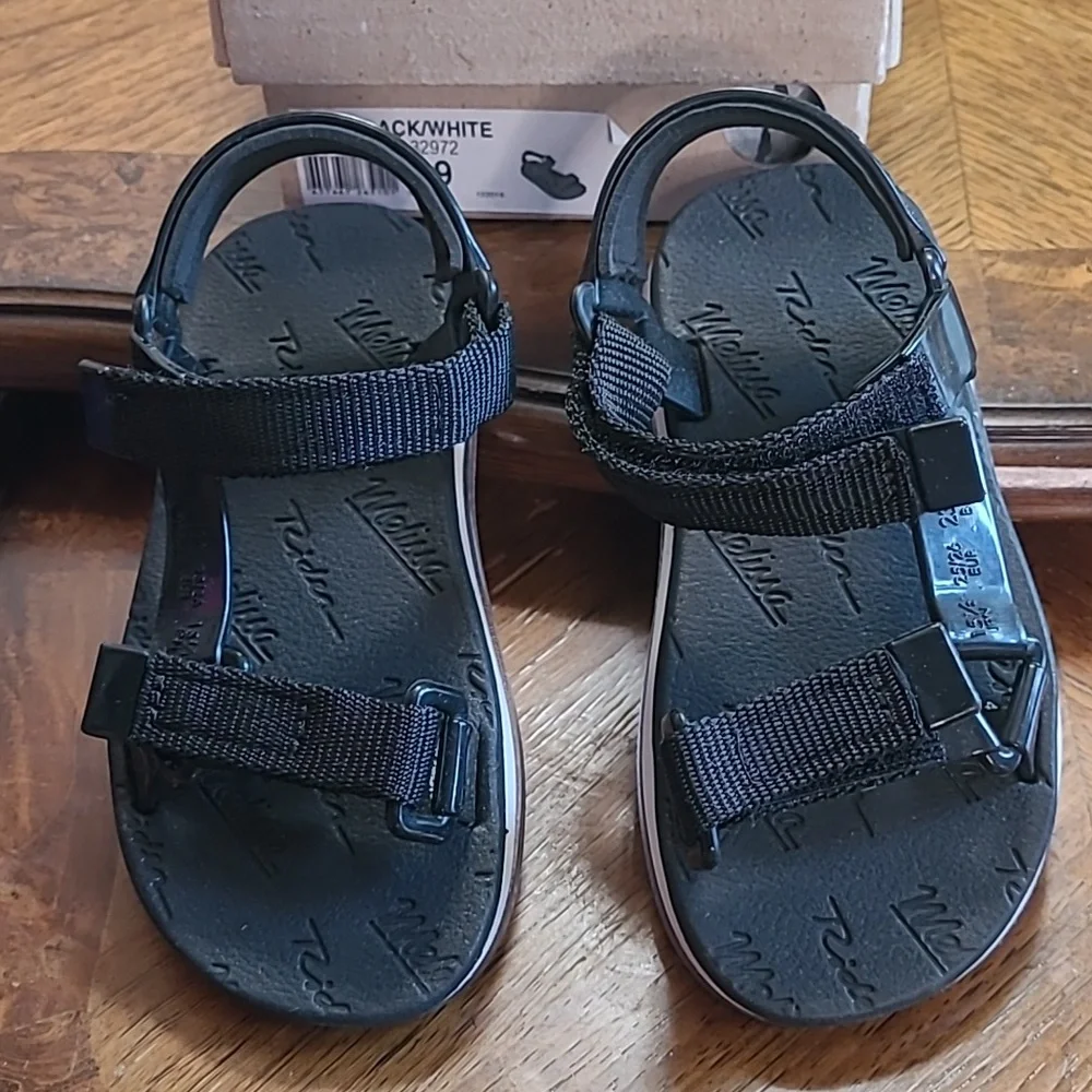 New in box! Mini Melissa Papete rider black jelly sandal Girls toddler size 9